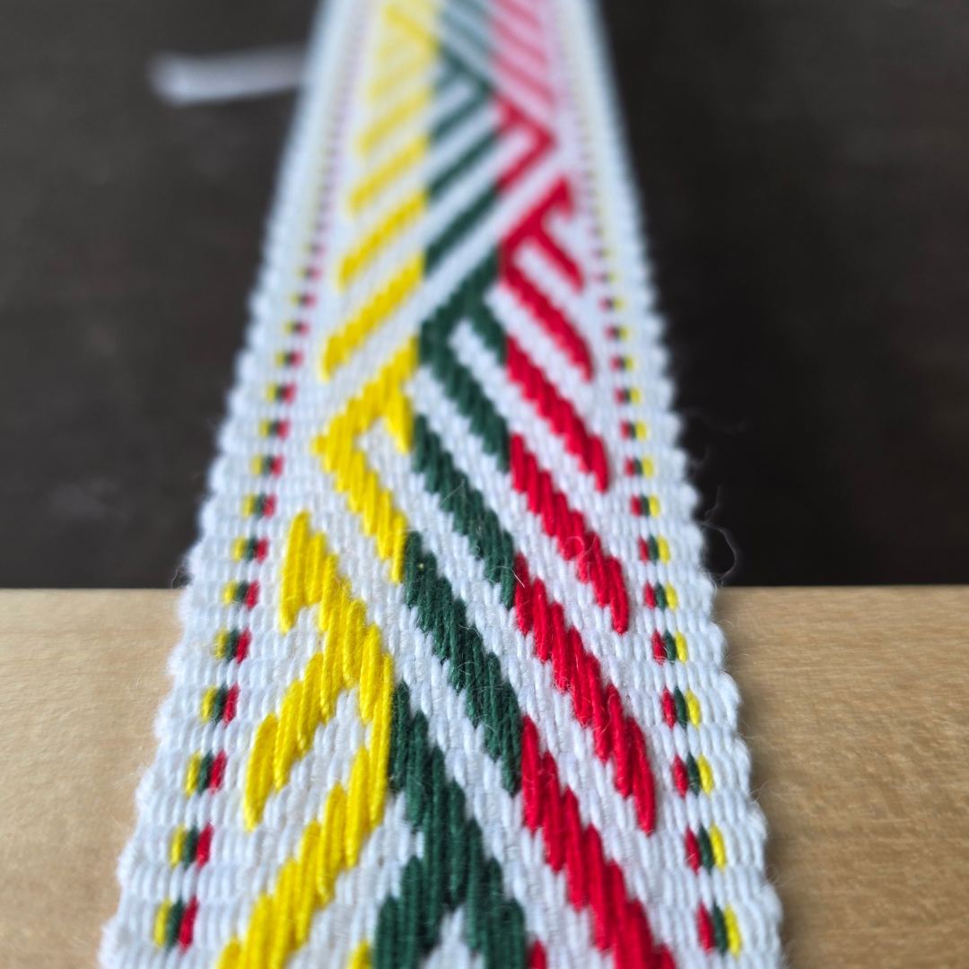 Austa tautinė juosta Trispalvės ritmas