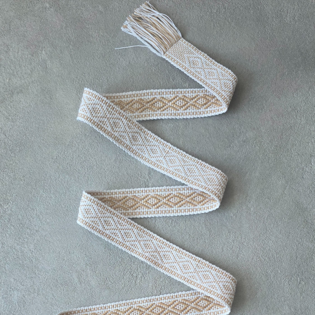 Šviesi austa juosta