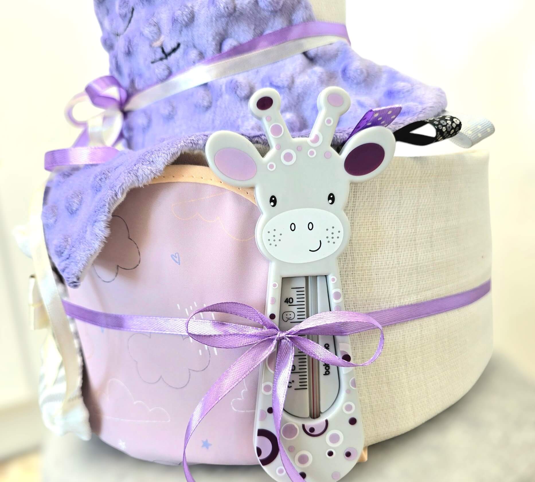 Sauskelnių tortas "Violetinis zuikutis"