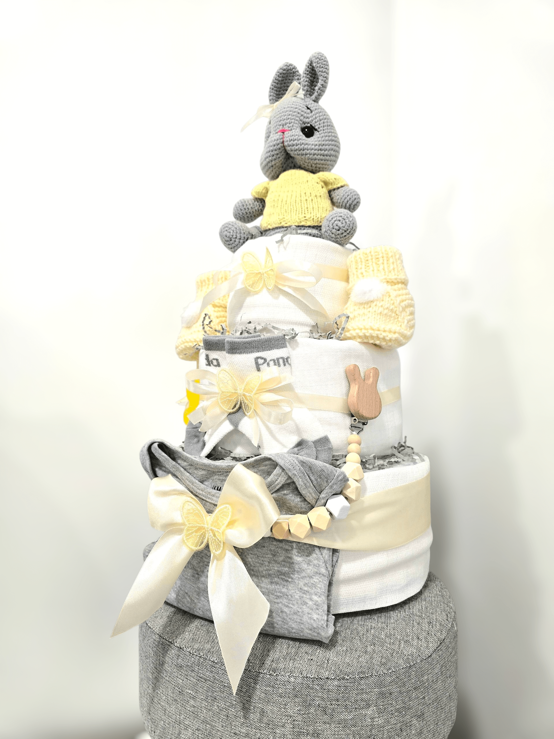 Trijų aukštų sauskelnių tortas Zuikutis