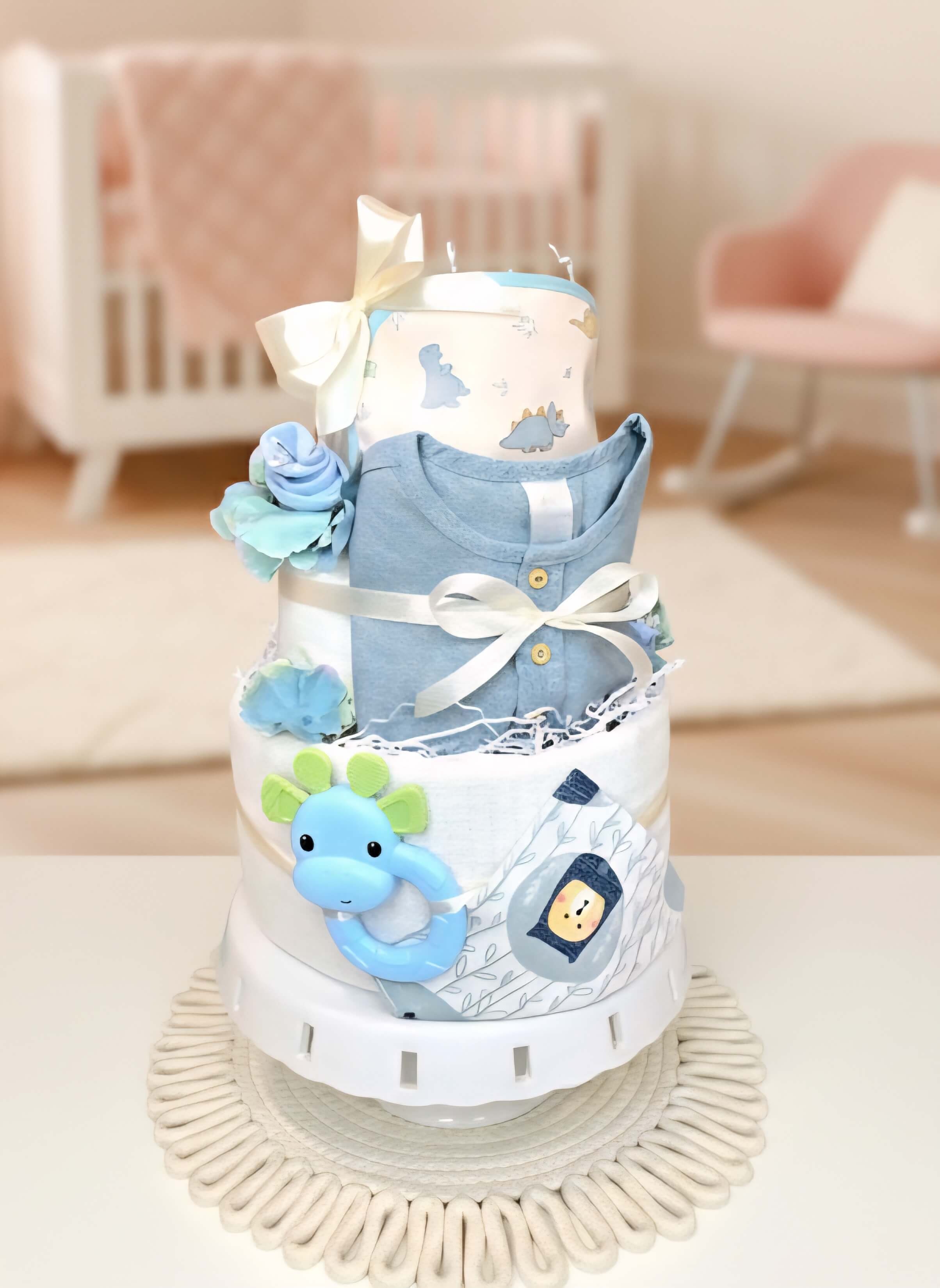 Trijų aukštų sauskelnių tortas "Drakoniukas"