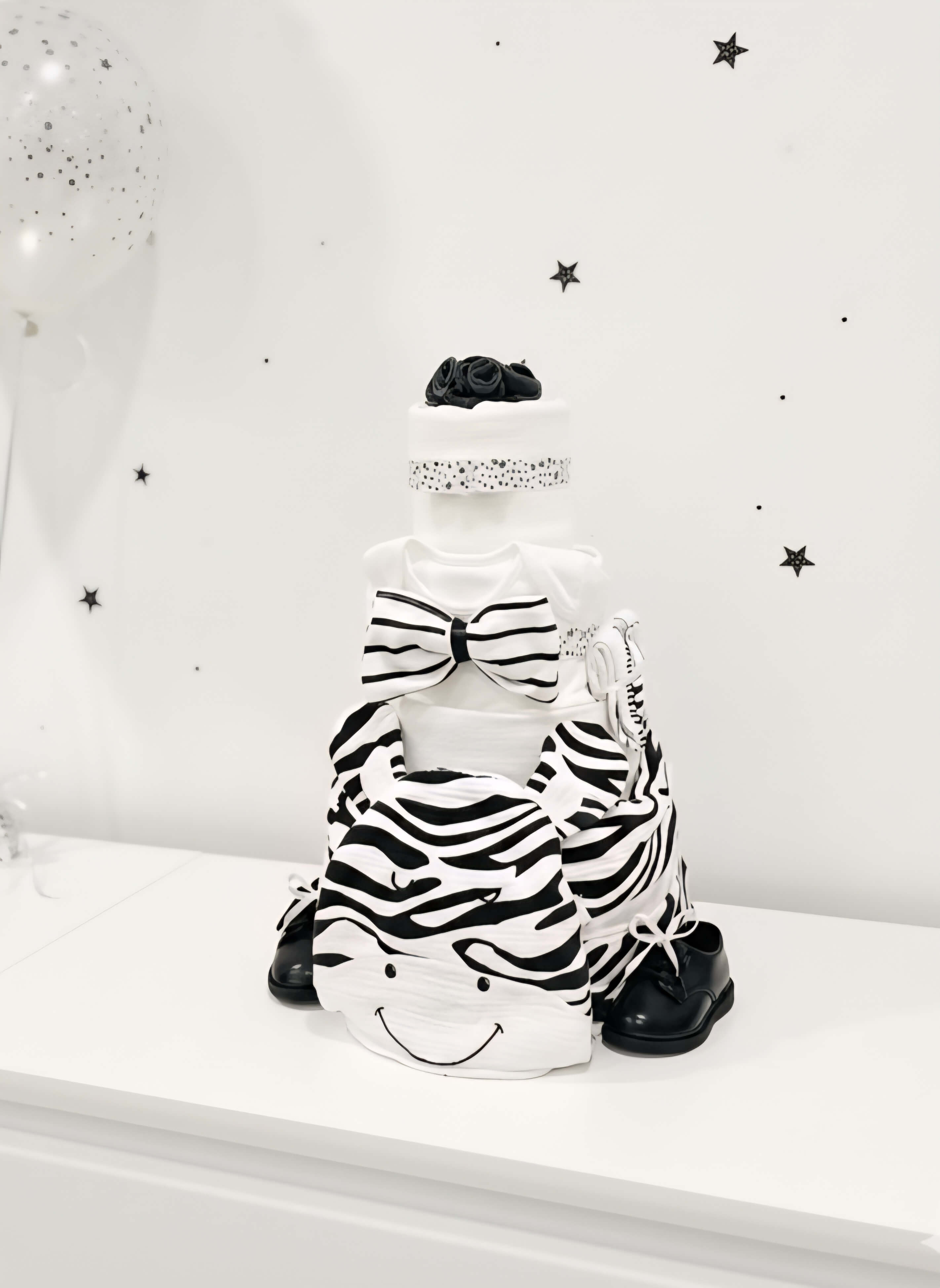 Mega sauskelnių tortas 4 aukštų "Zebras"