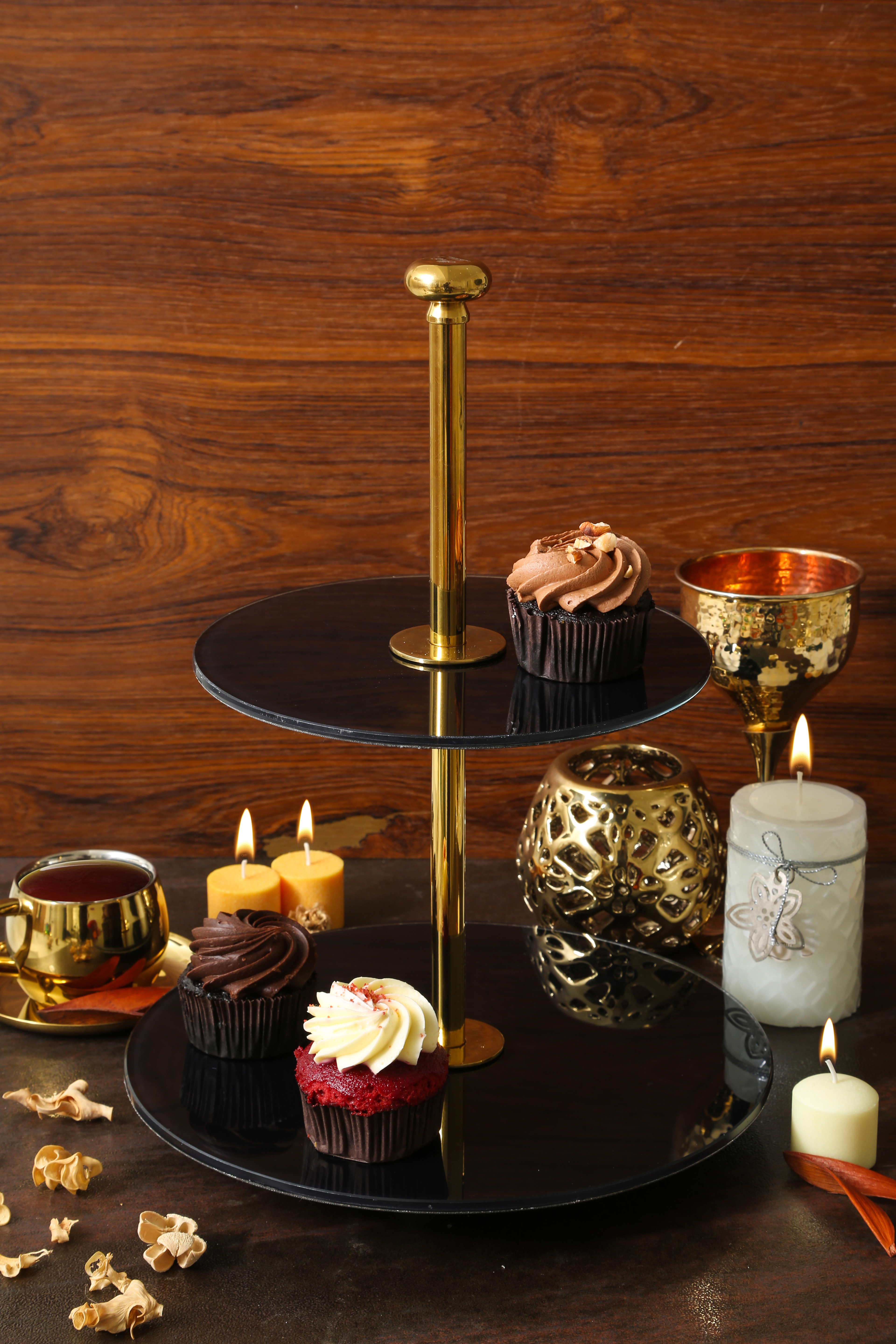 Oiva Glass 2 Tier Platter, Golden/Black