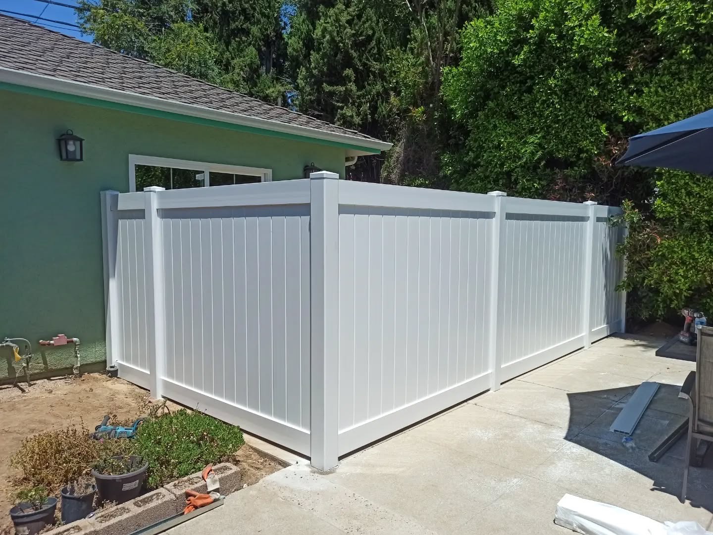 Custom Fences & Railings – Materials + Installation