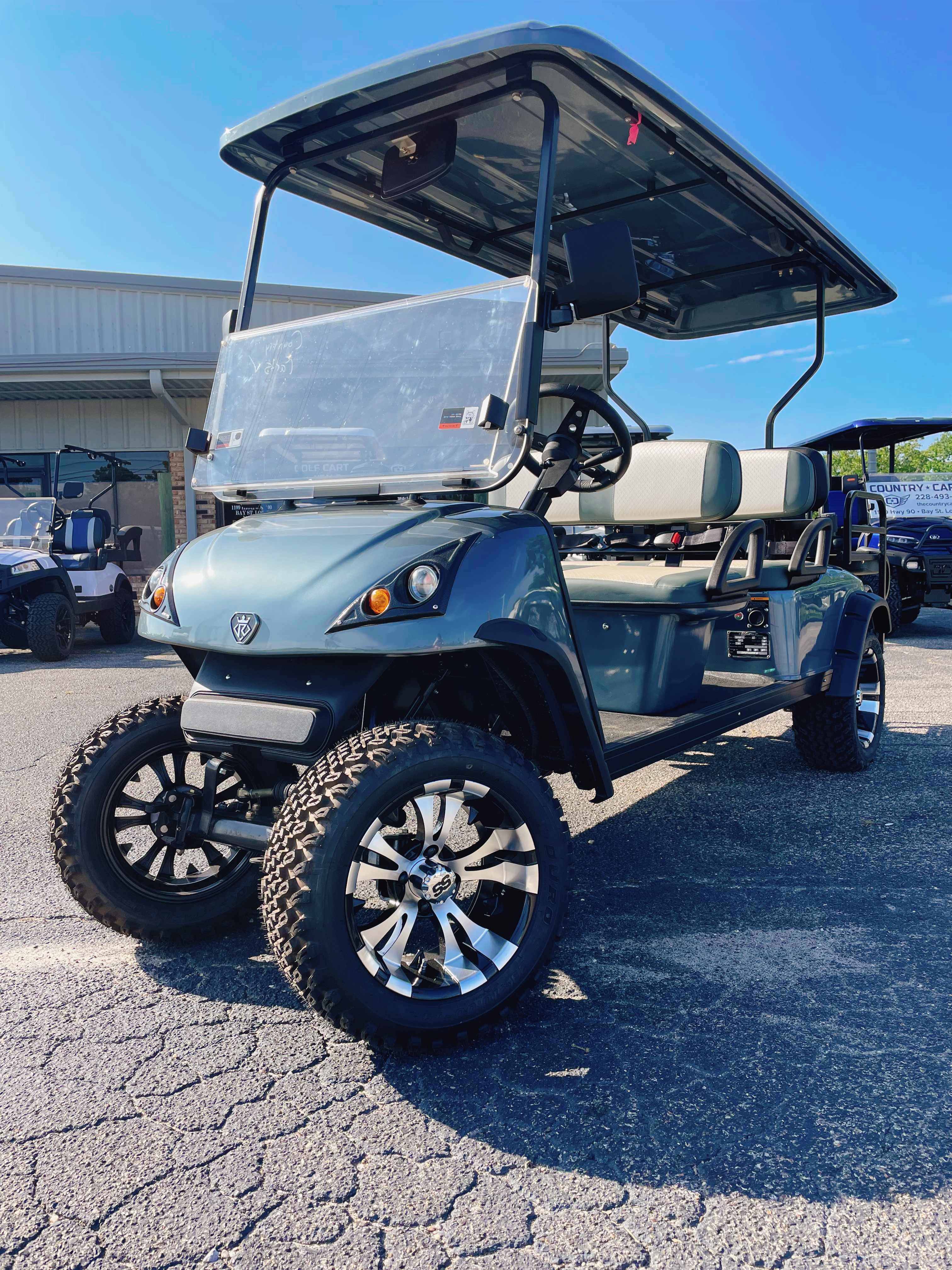 Royal EV Monarch 6 Seater Lithium Lifted