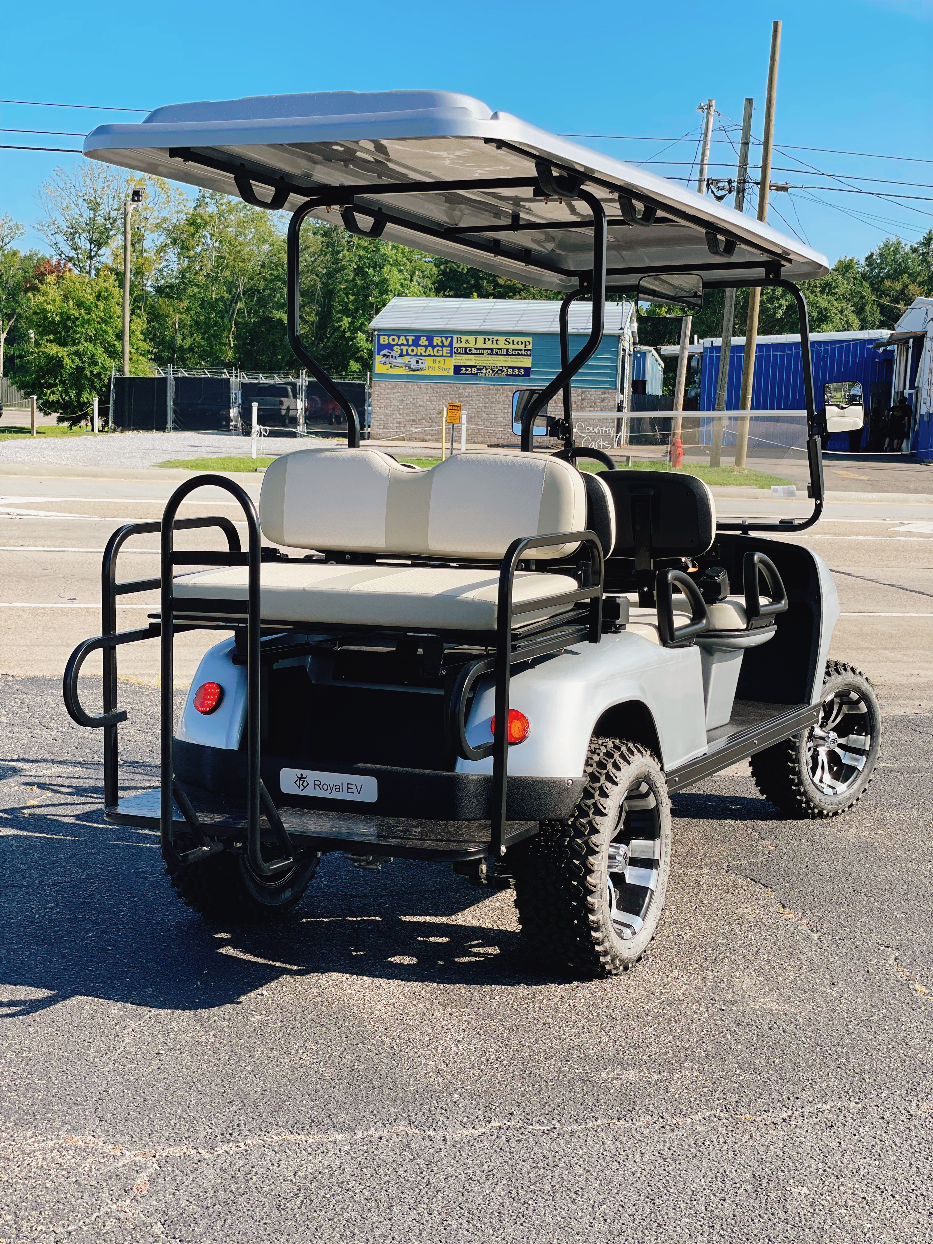 Royal EV Monarch 6 Seater Lithium Lifted