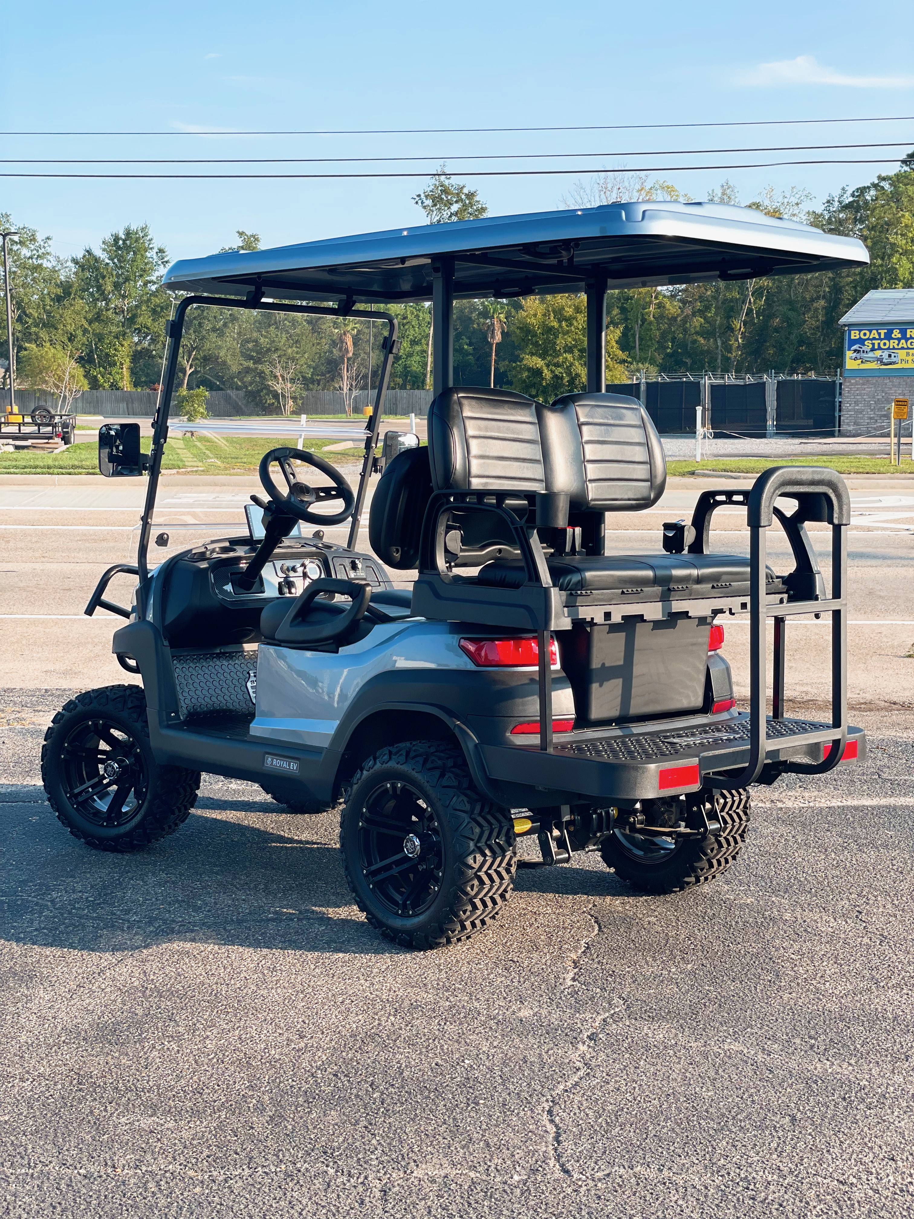 2023 Royal EV Crown 4L-L 72V