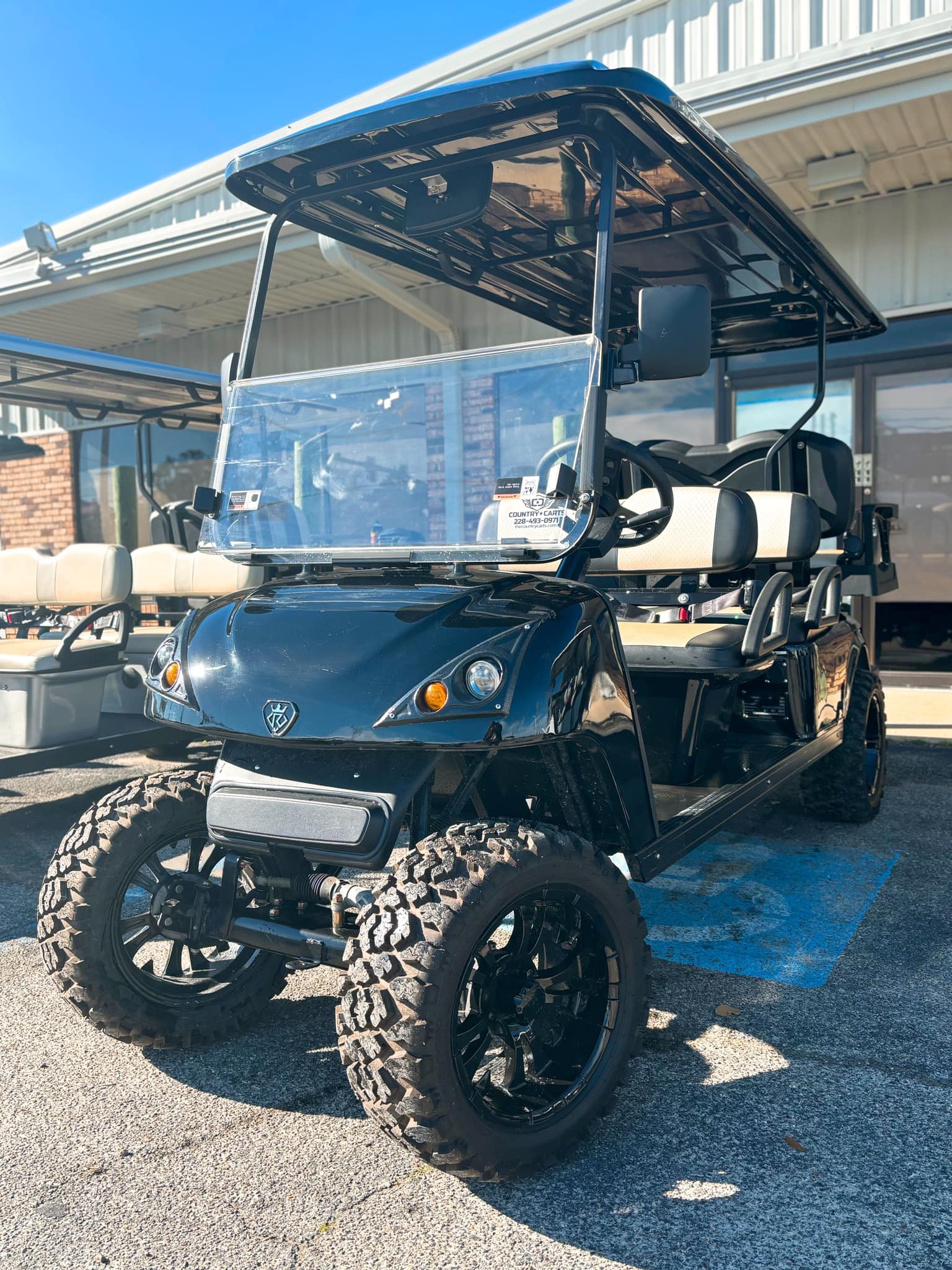 2023 Royal EV Monarch 6 Seater Lithium Lifted 