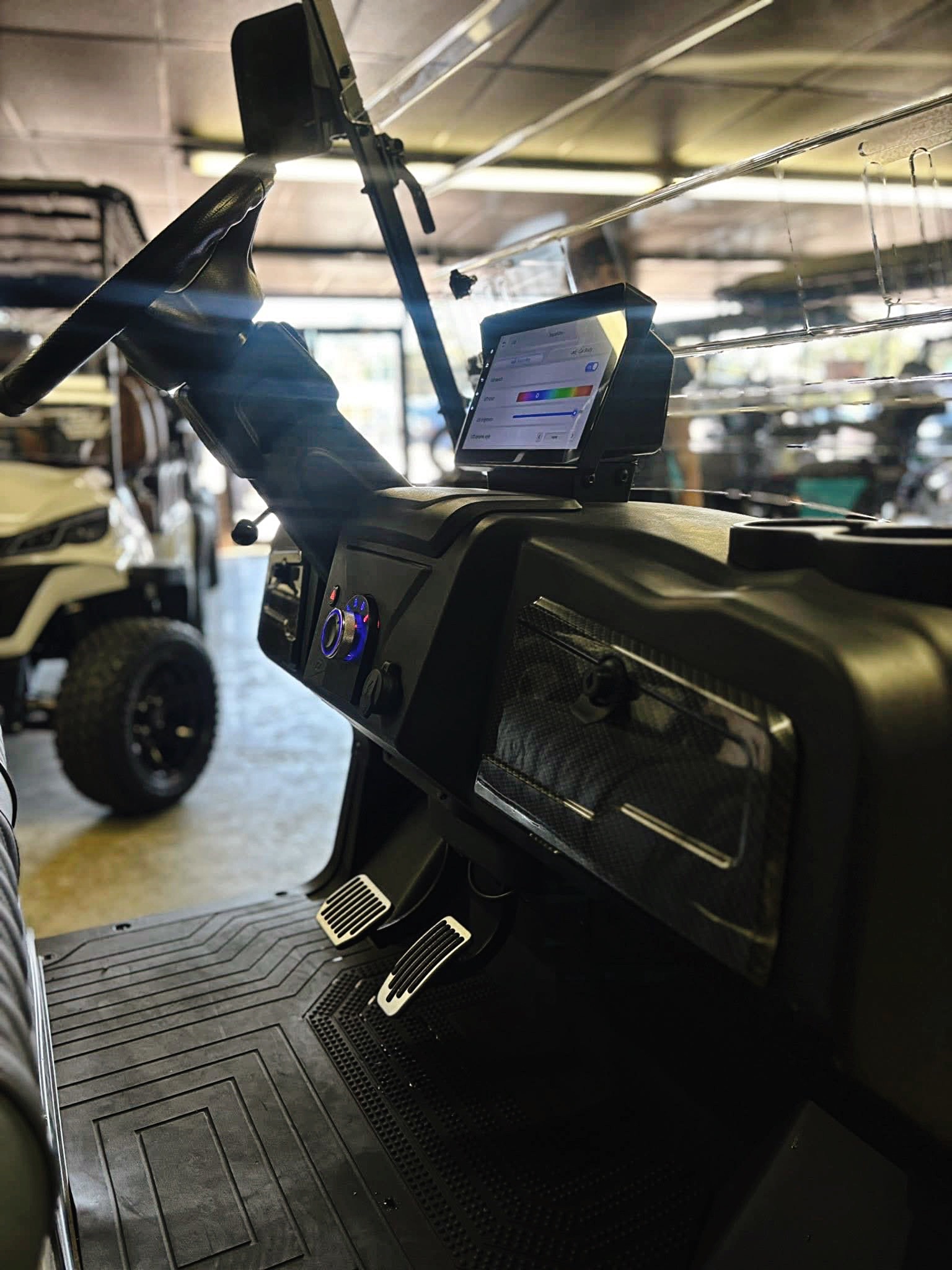 2025 Denago EV Rover XL6 (4+2)