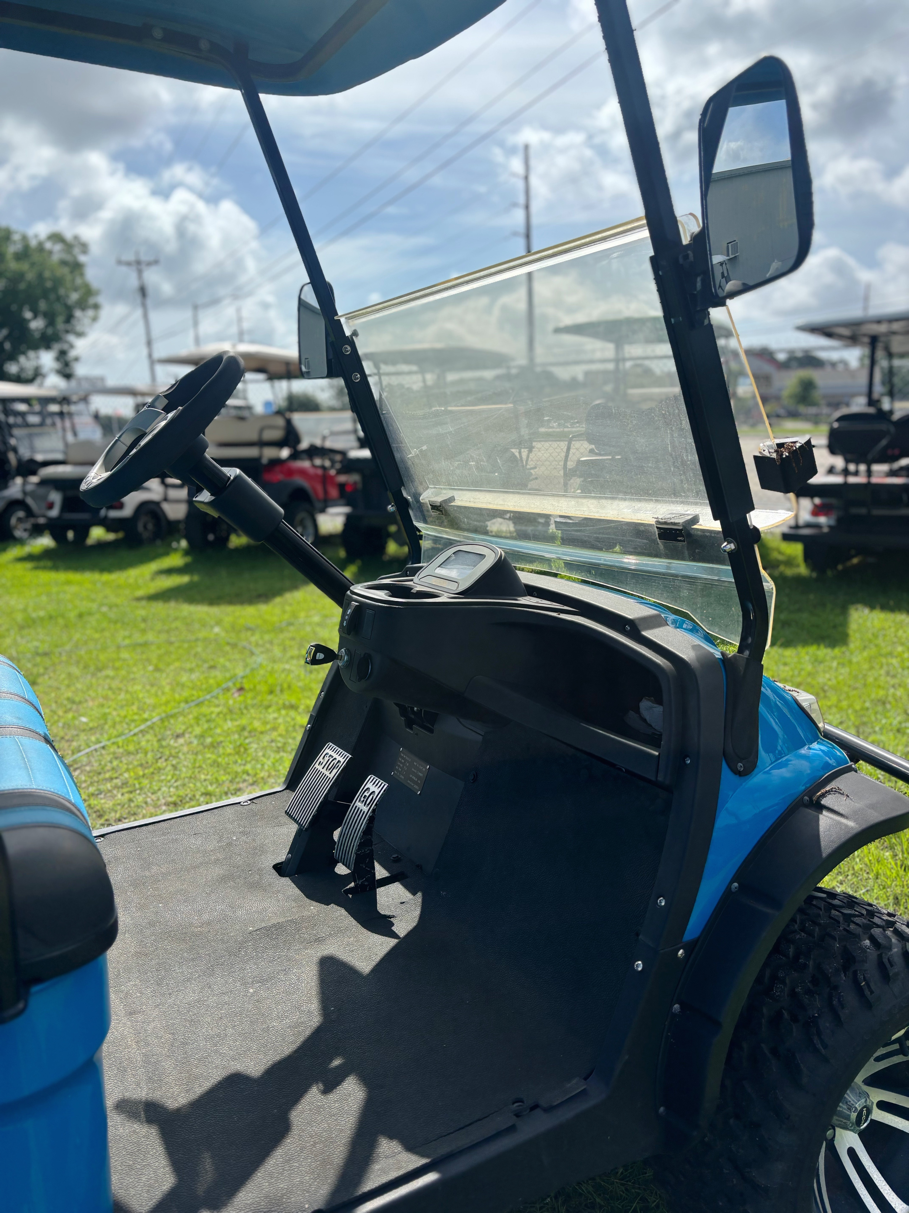 2022 ICON 6 Seater Golf Cart