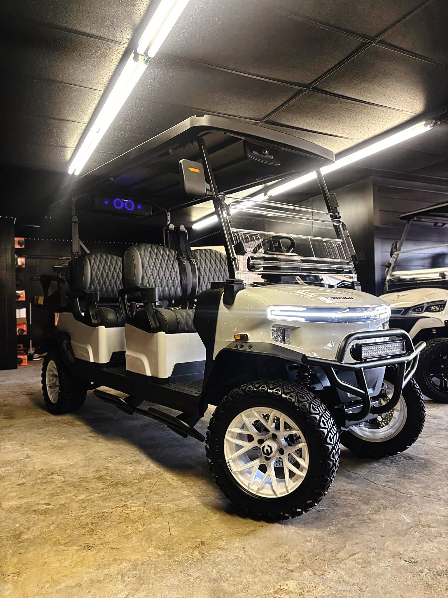 2025 Denago EV Rover XL6 (4+2)