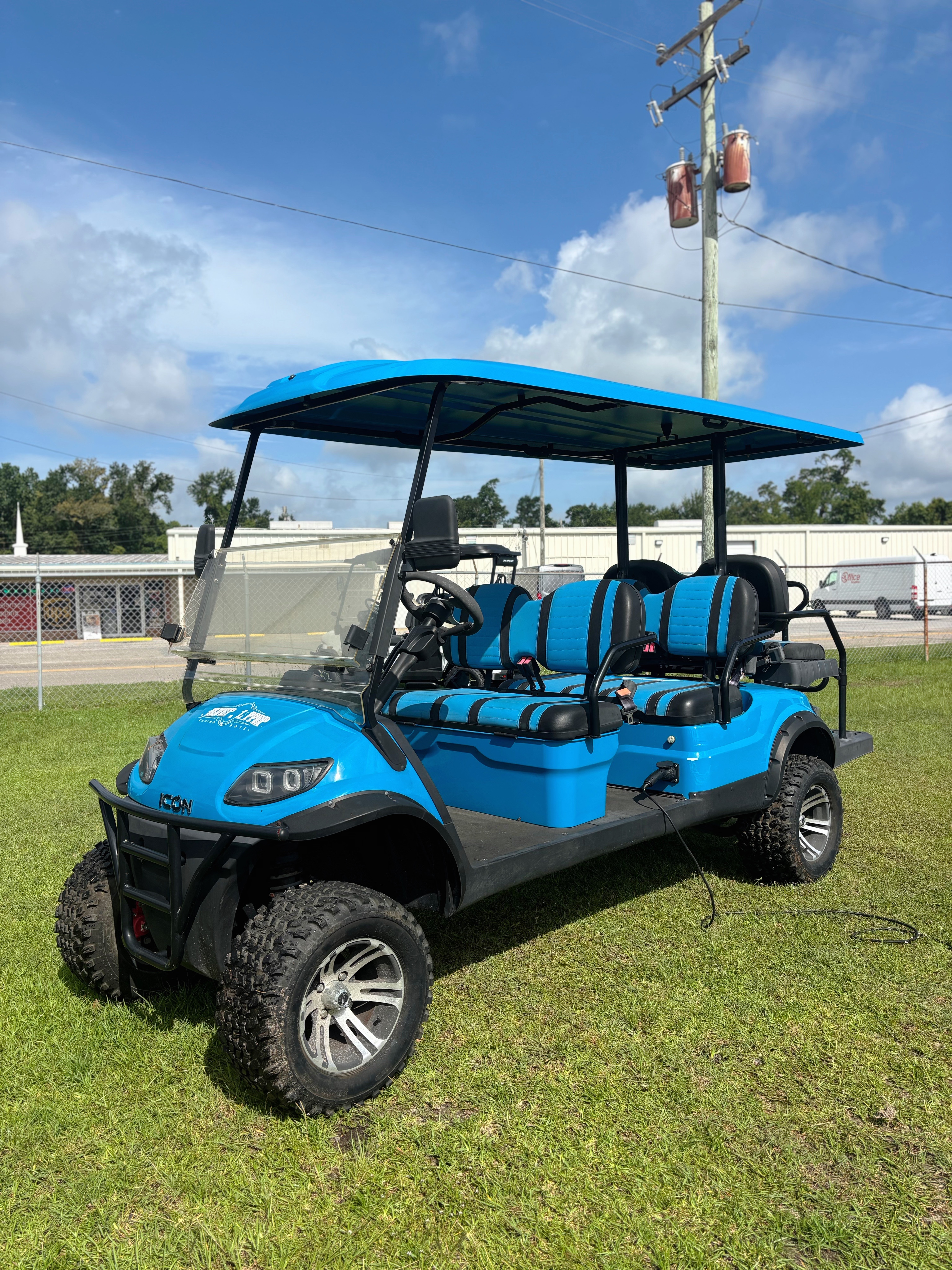 2022 ICON 6 Seater Golf Cart