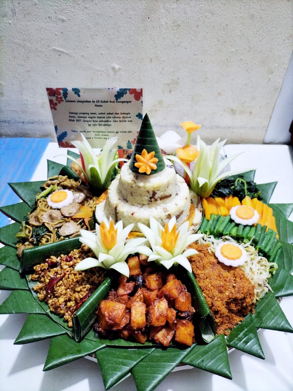 TUMPENG BERVARIASI