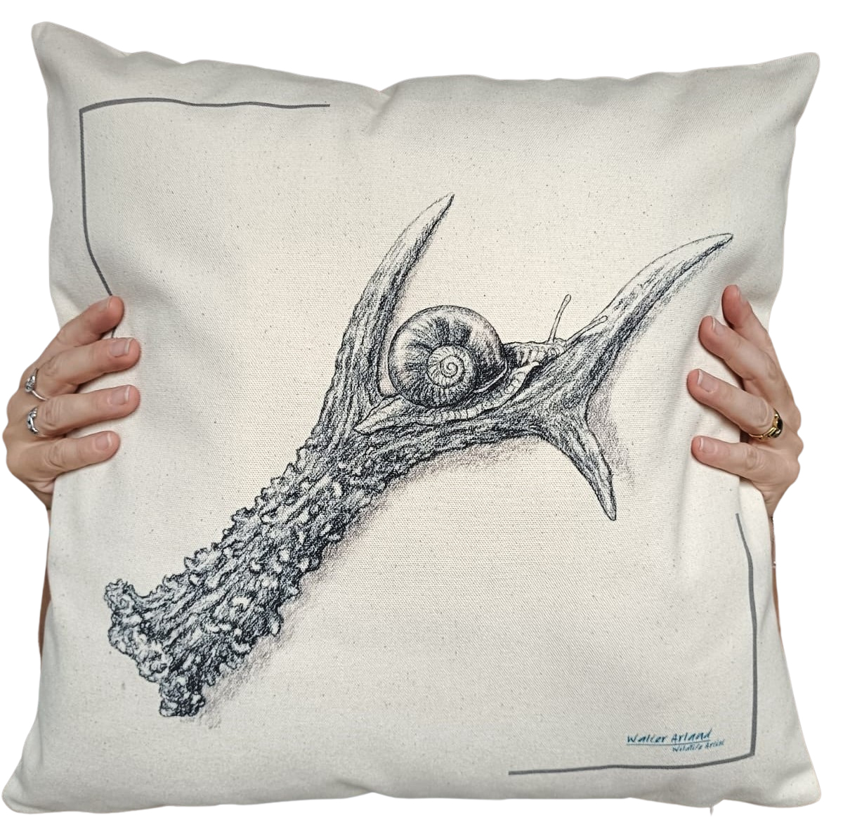 Coussin décoratif "Mue de Chevreuil et escargot"