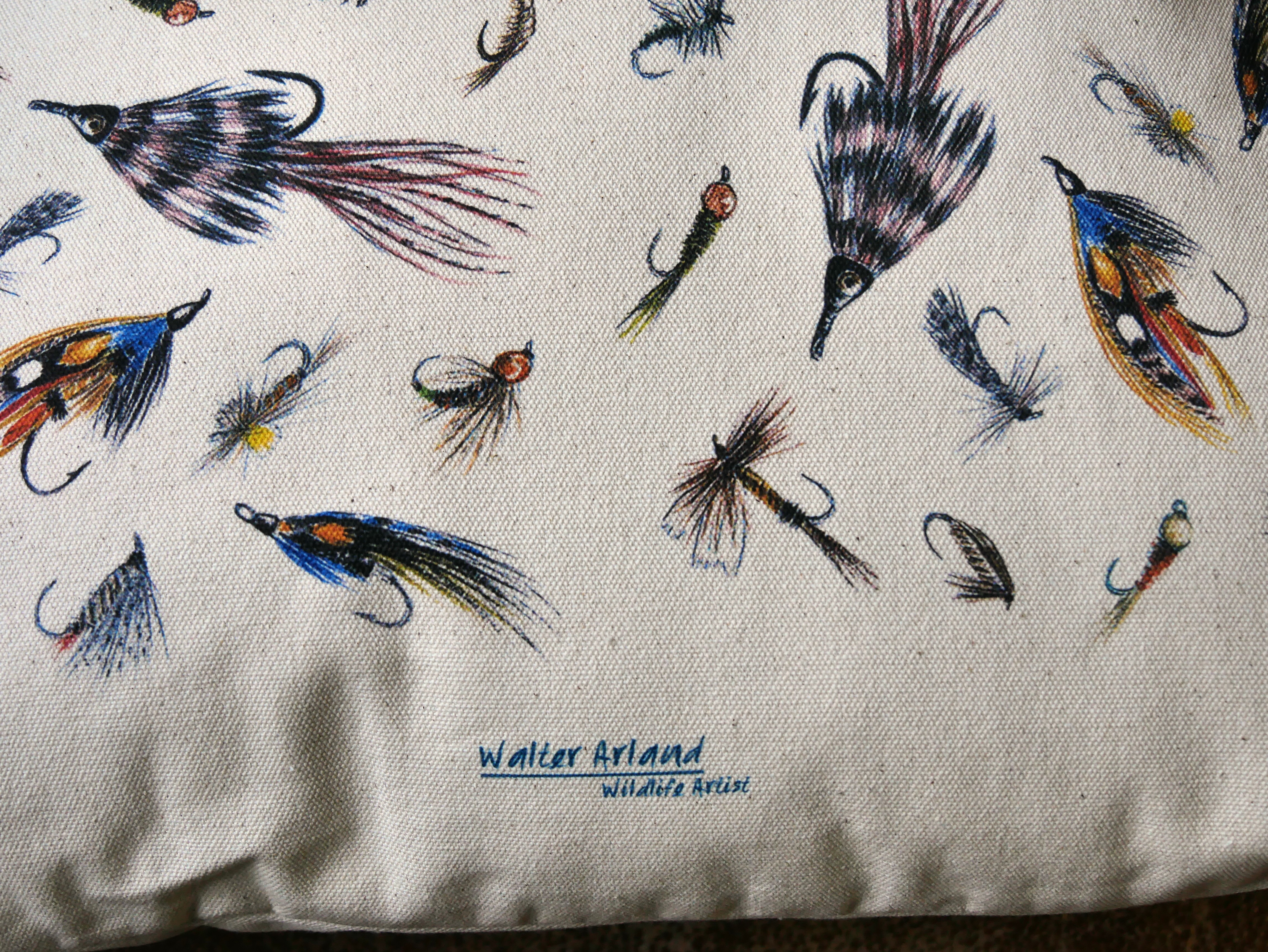 Coussin décoratif "Mouches de pêche" de Walter Arlaud