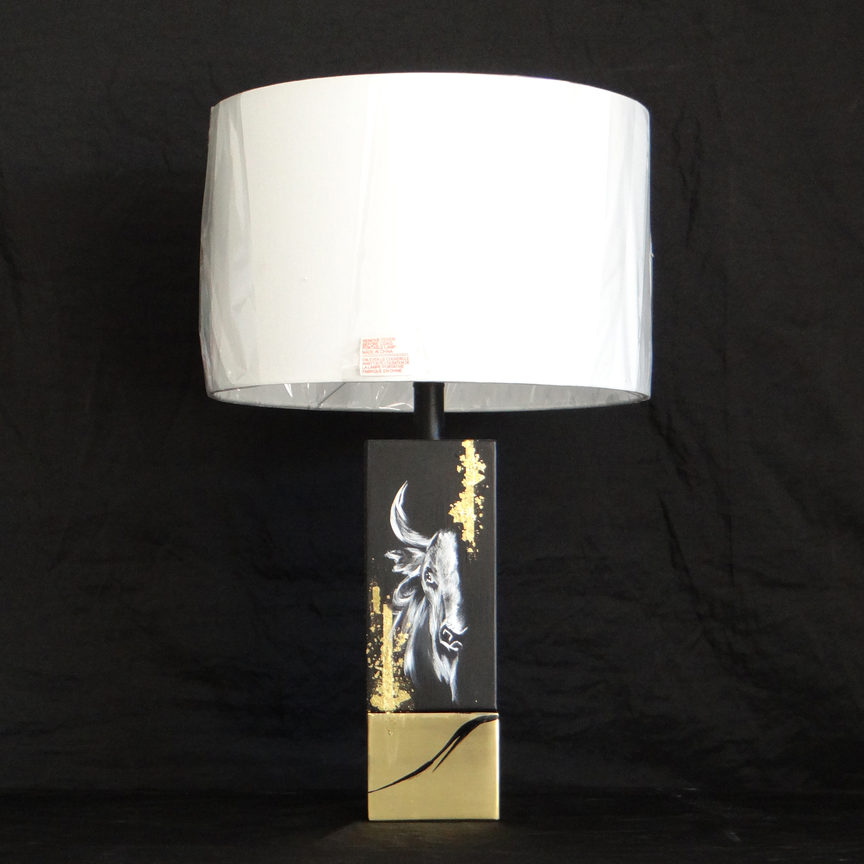 Lampe Noire & Or Métal Taureau