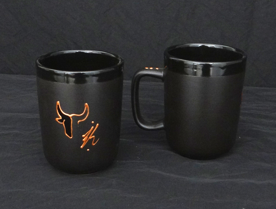 Ensemble de 2 Mug Noir avec dessin Toro Cuivré