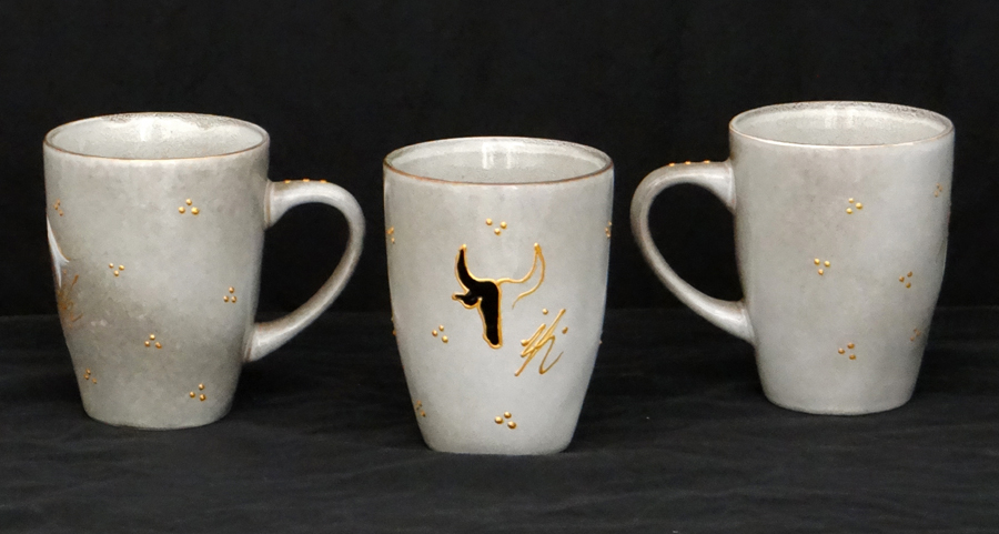 Ensemble de 2 Mug Gris Taupe avec dessins Camargue 