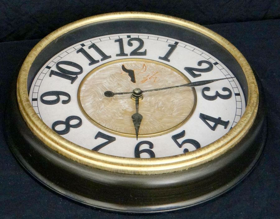 Horloge Retro Taureau Design