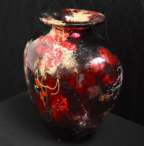 Vase artistique en verre rouge Toro