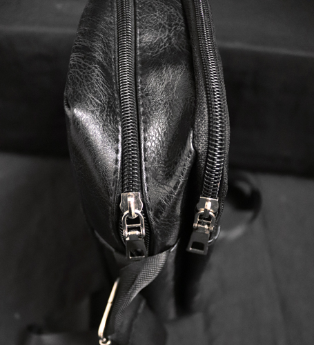 Sacoche en simili cuir noir Taureau
