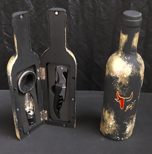 Coffret accessoires à vin en forme de bouteille Taureau