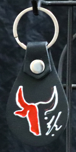 Porte clés Goutte tête de taureau Peint à la main