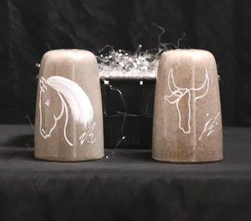 Salière et poivrière en céramique Taureau & Cheval