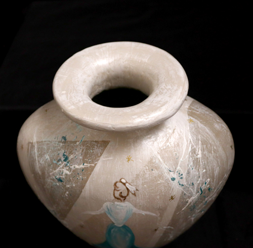 Vase coeur peint à la main Arlesienne