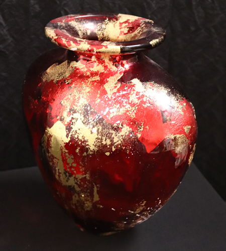 Vase artistique en verre rouge Toro