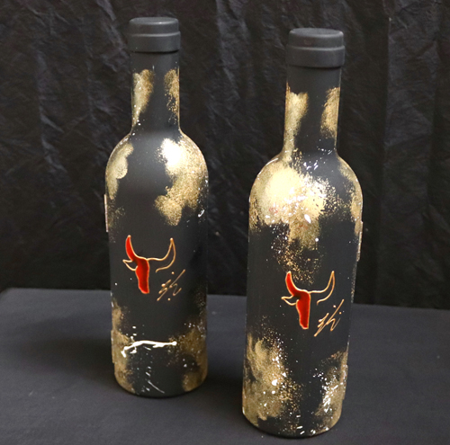 Coffret accessoires à vin en forme de bouteille Taureau