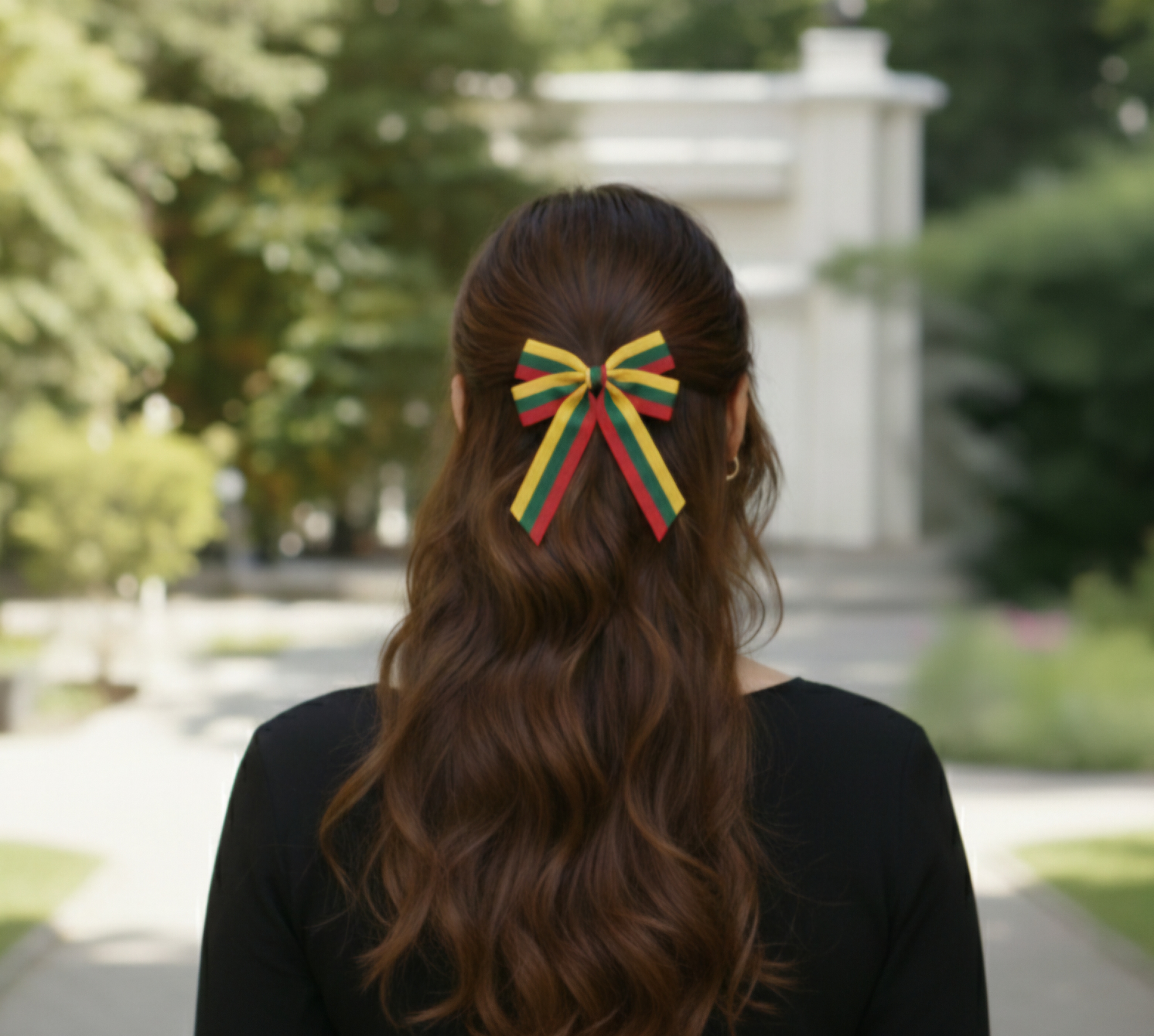 Trispalvis plaukų segtukas kaspinėlis