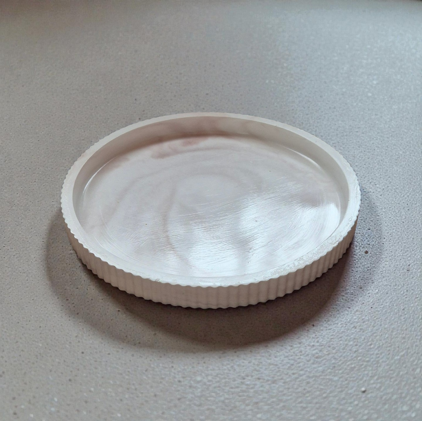 Marmurinis dekoratyvinis gipso padėklas – 23 cm, rankų darbo