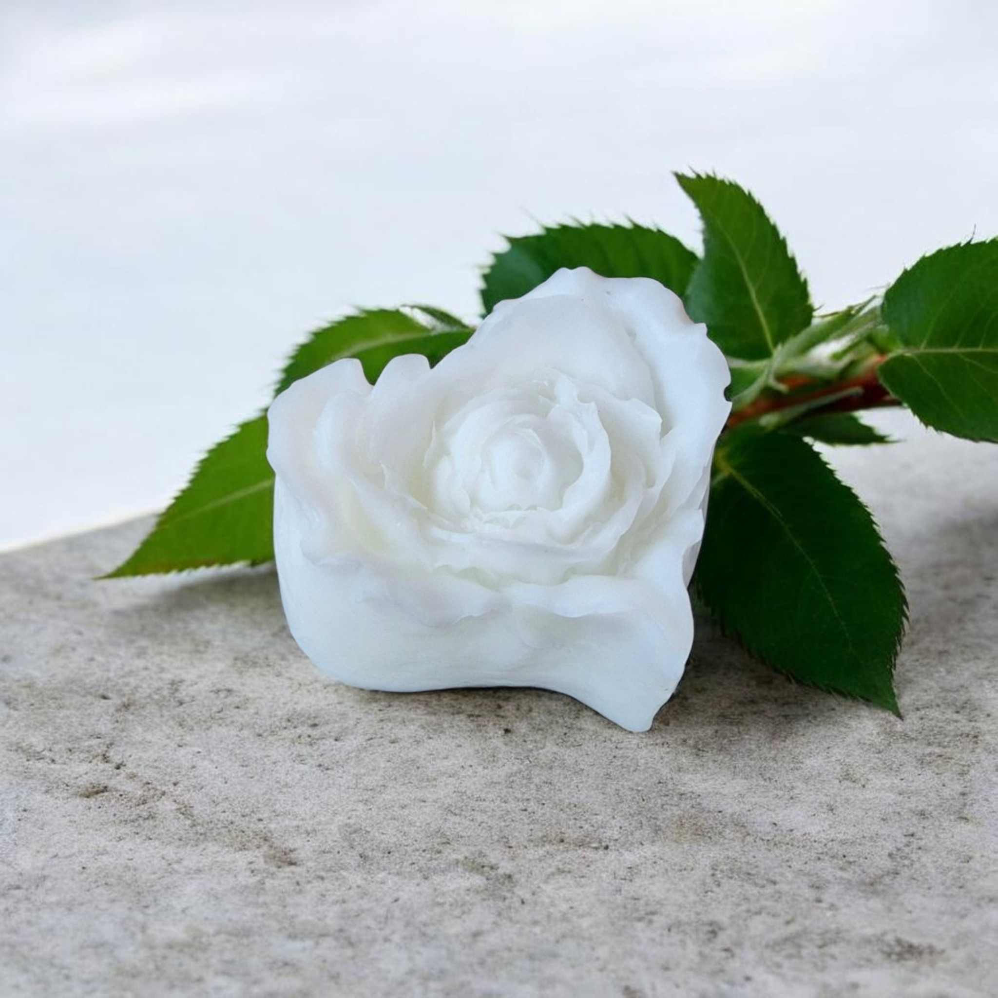  Rožių aromato rankų darbo muilas „Baltoji rožė“