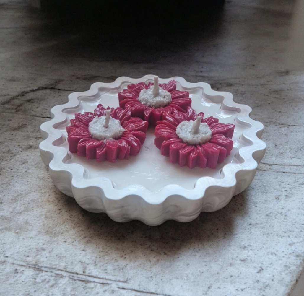 Švelni šviesa – dekoratyvinė sojų žvakė keramikiniame inde