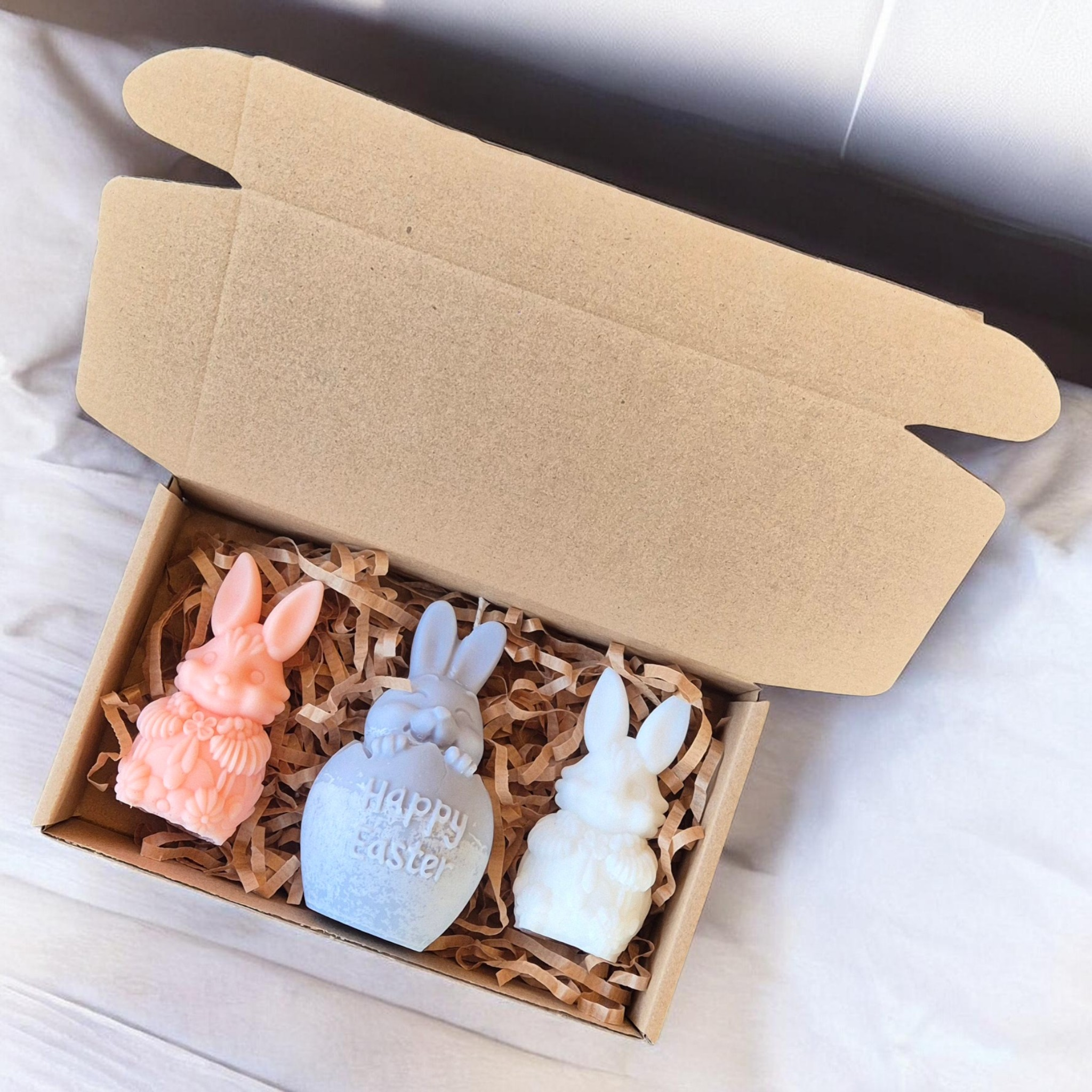 Velykinis dovanų rinkinys „Zuikučiai“ su muiliukais ir sojų žvake