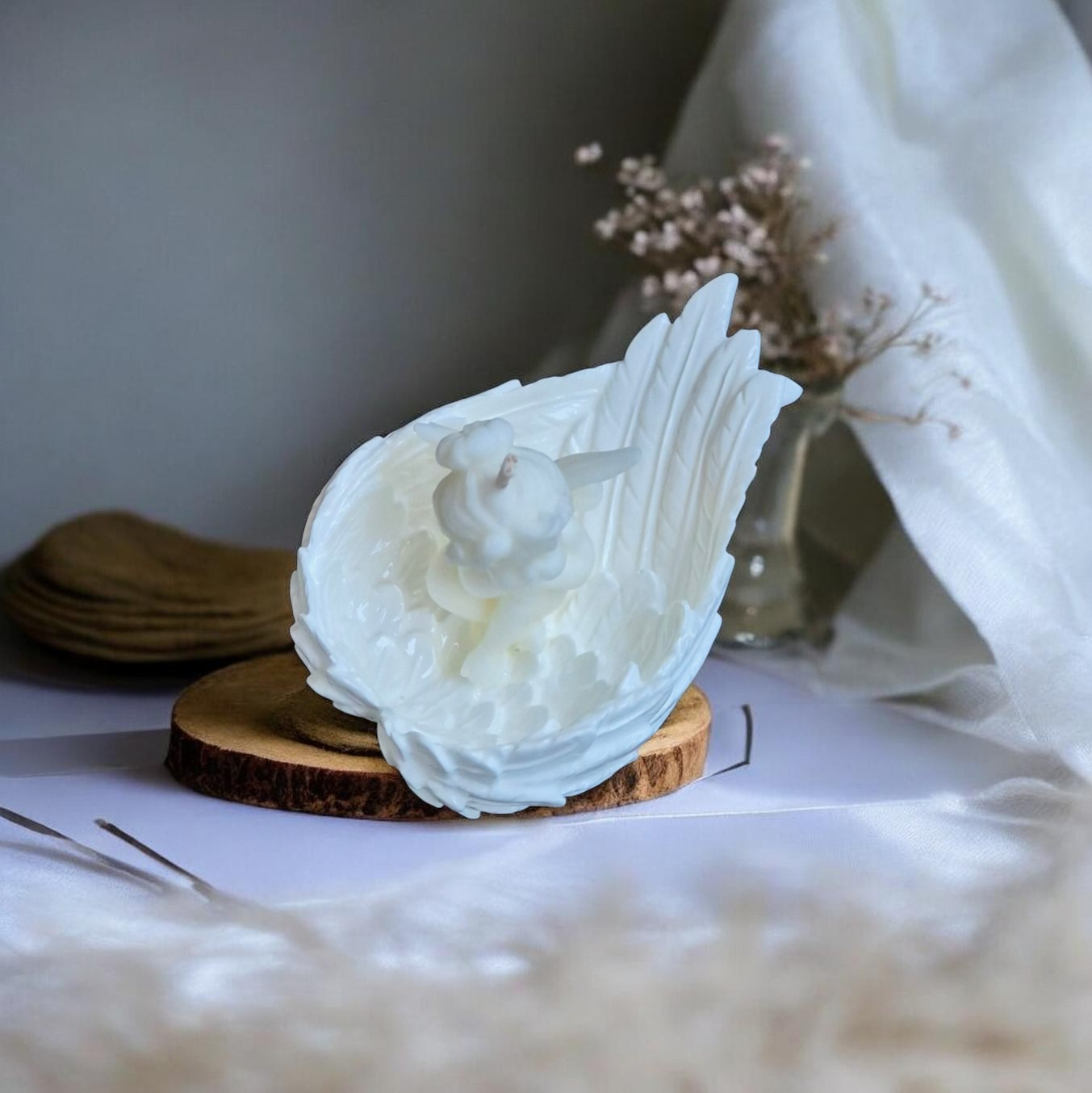 Dekoratyvinė sojų vaško žvakė "Angeliukas"