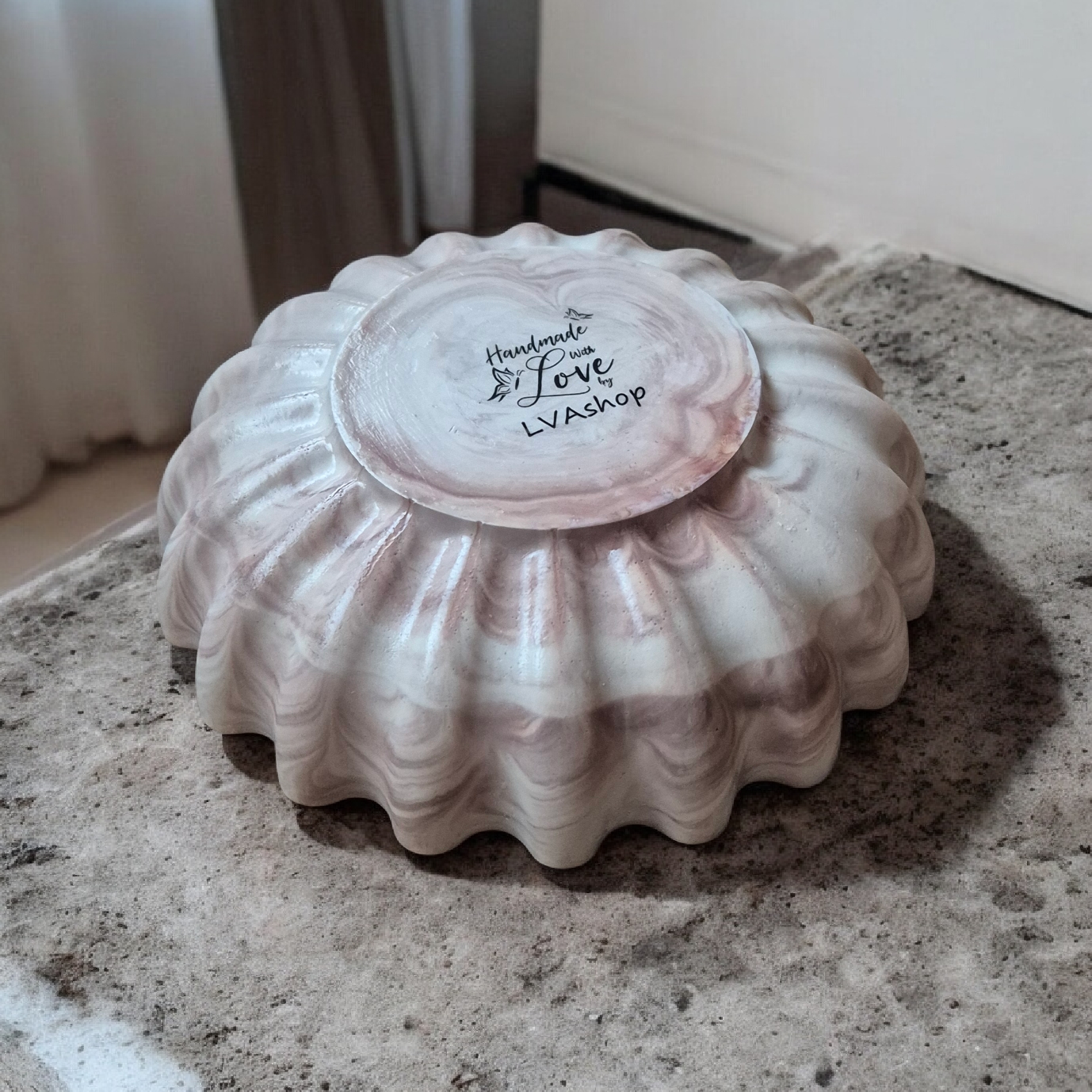 Rankų darbo keramikinė vazelė