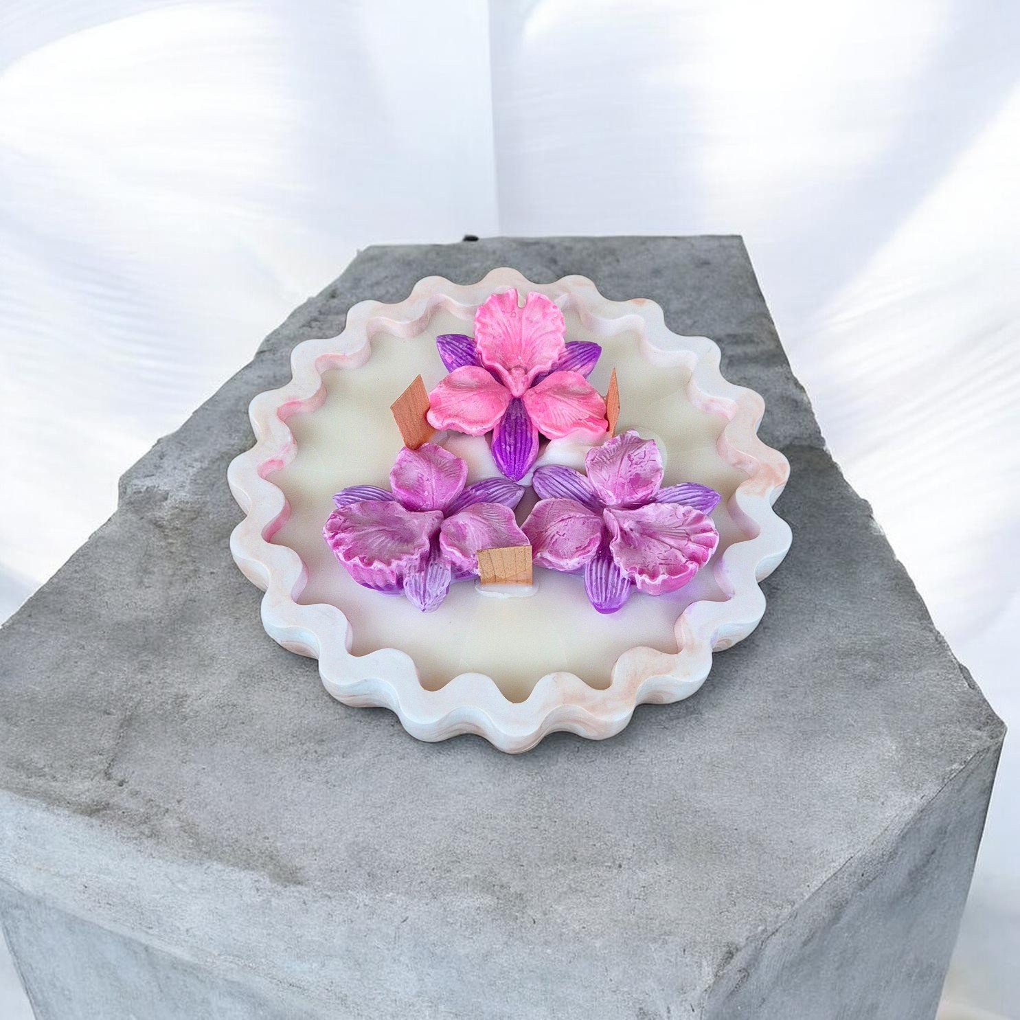 Sojų vaško žvakė „Orchid Harmony“ marmuriniame indelyje