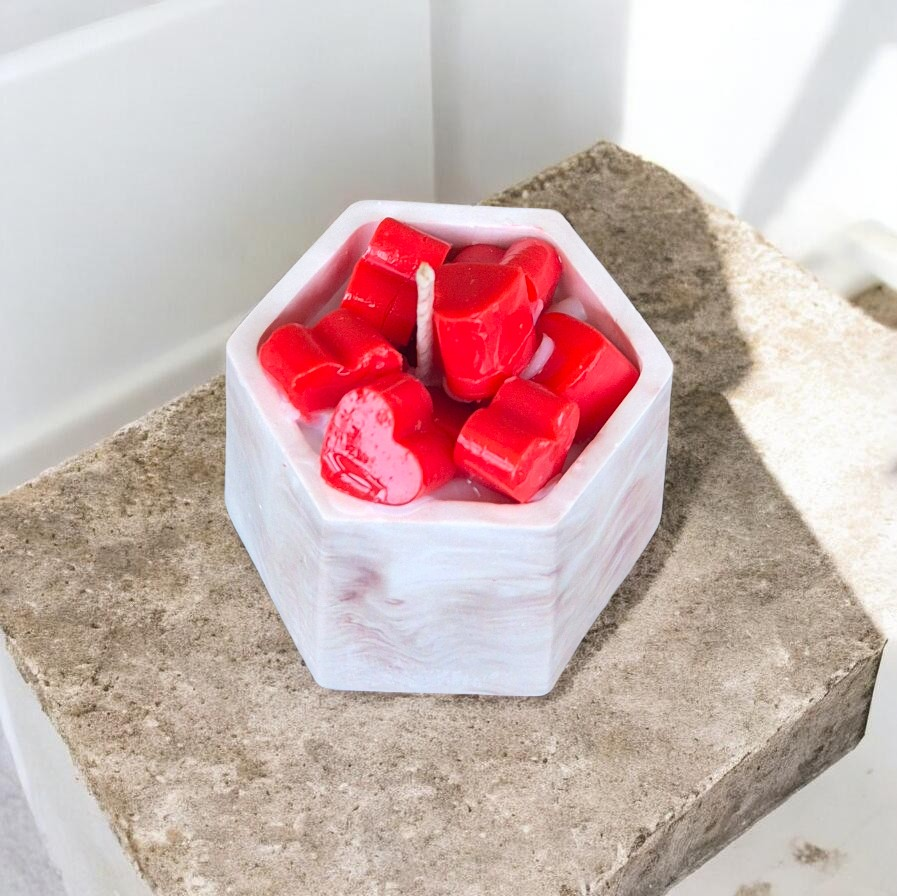 Sojų vaško žvakė „Heart Glow Mini“ marmuriniame indelyje