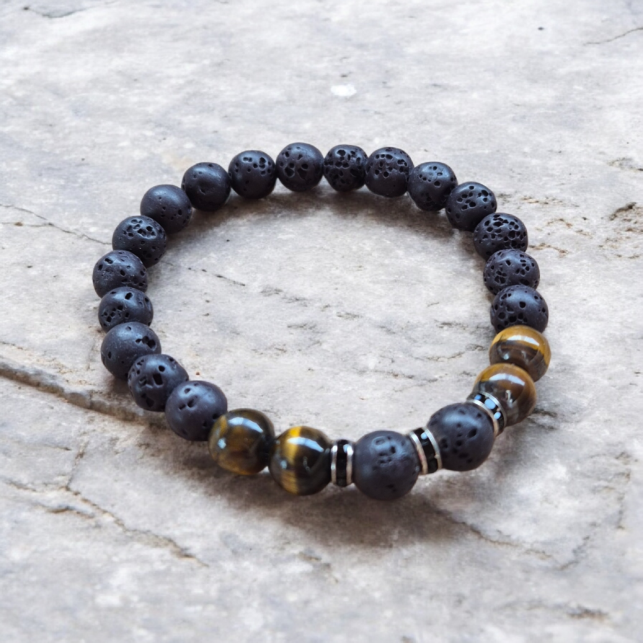 Apyrankės iš natūralaus akmens karoliukų