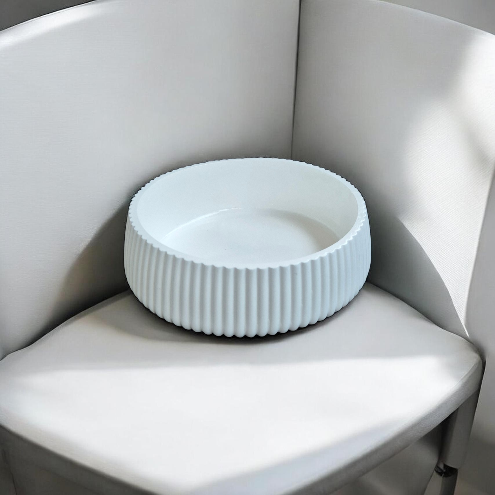 Gipso keramikos dubuo „Ribbed Harmony“