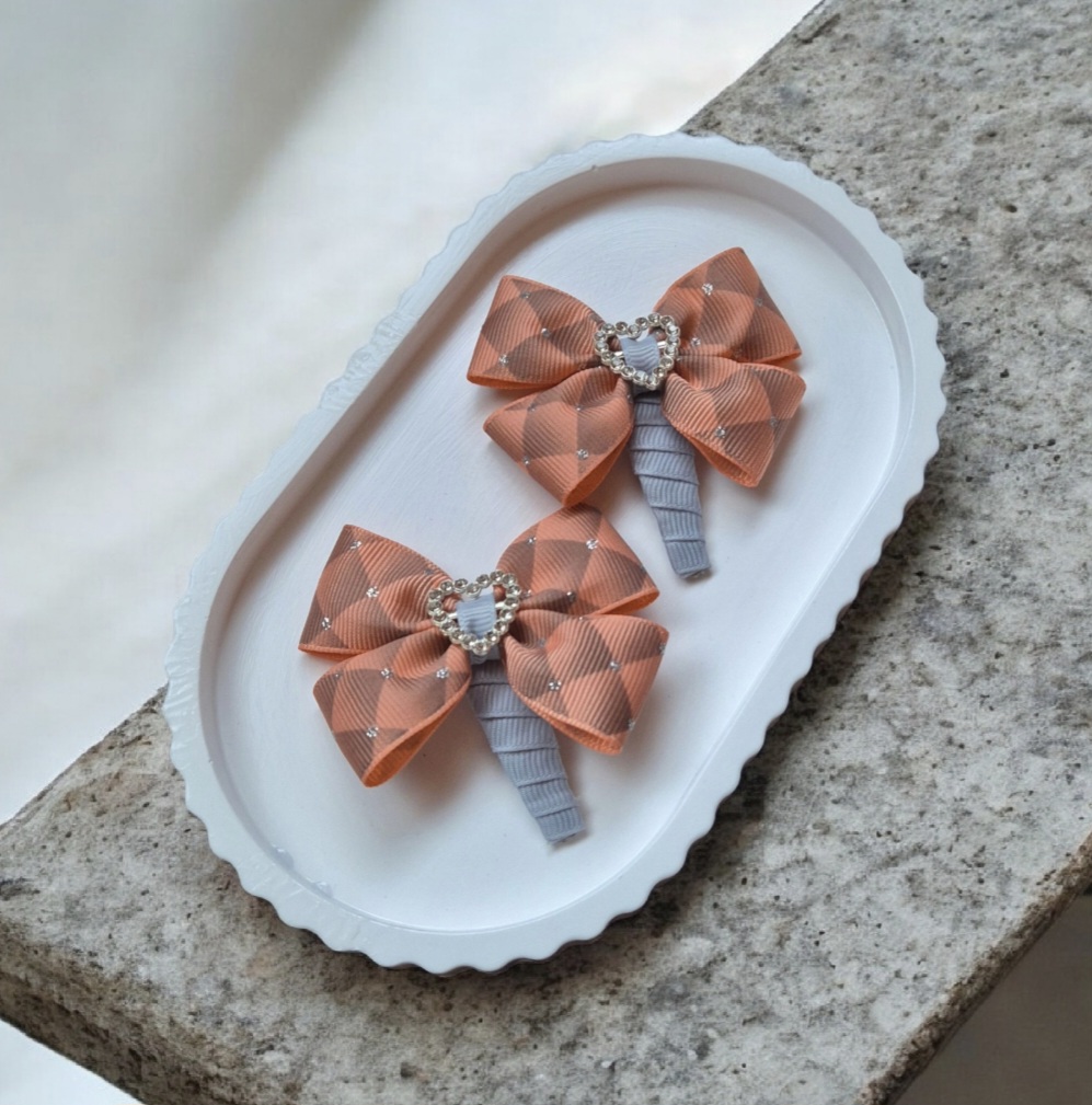 Žaismingi plaukų segtukai ir gumytės