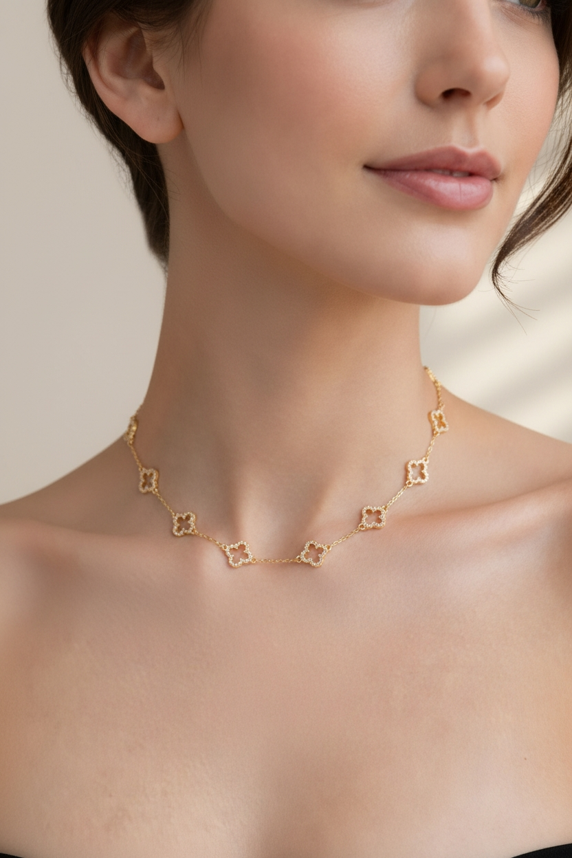 Grandinėlė su dobiliukais