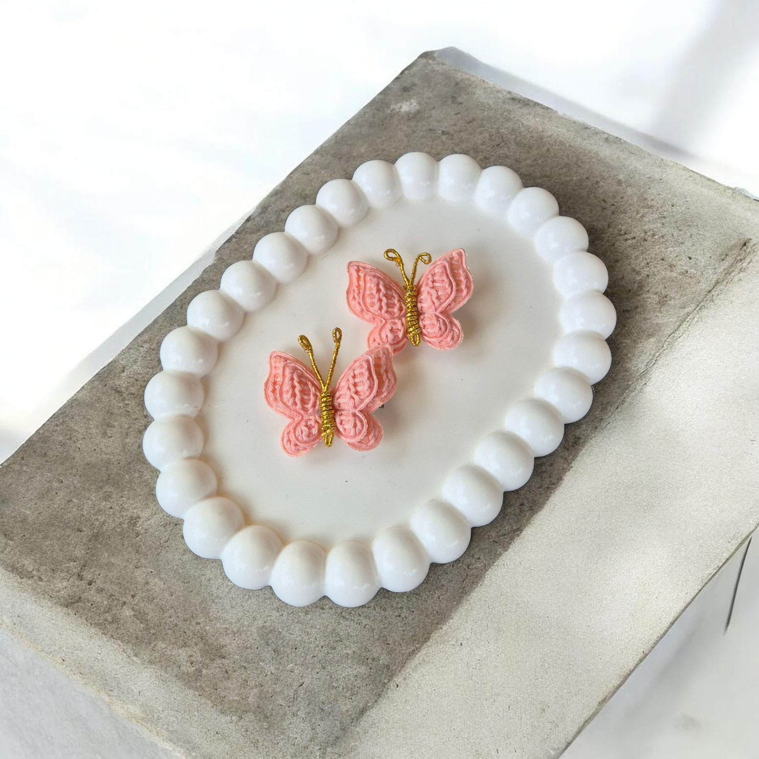 Drugelio formos plaukų segtukai „Soft Grip“ – rožiniai