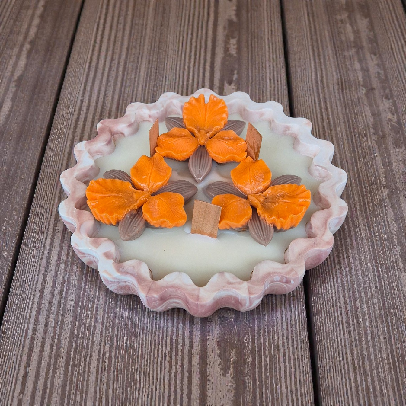 Sojų vaško žvakė „Orchid Trio“ marmuriniame indelyje