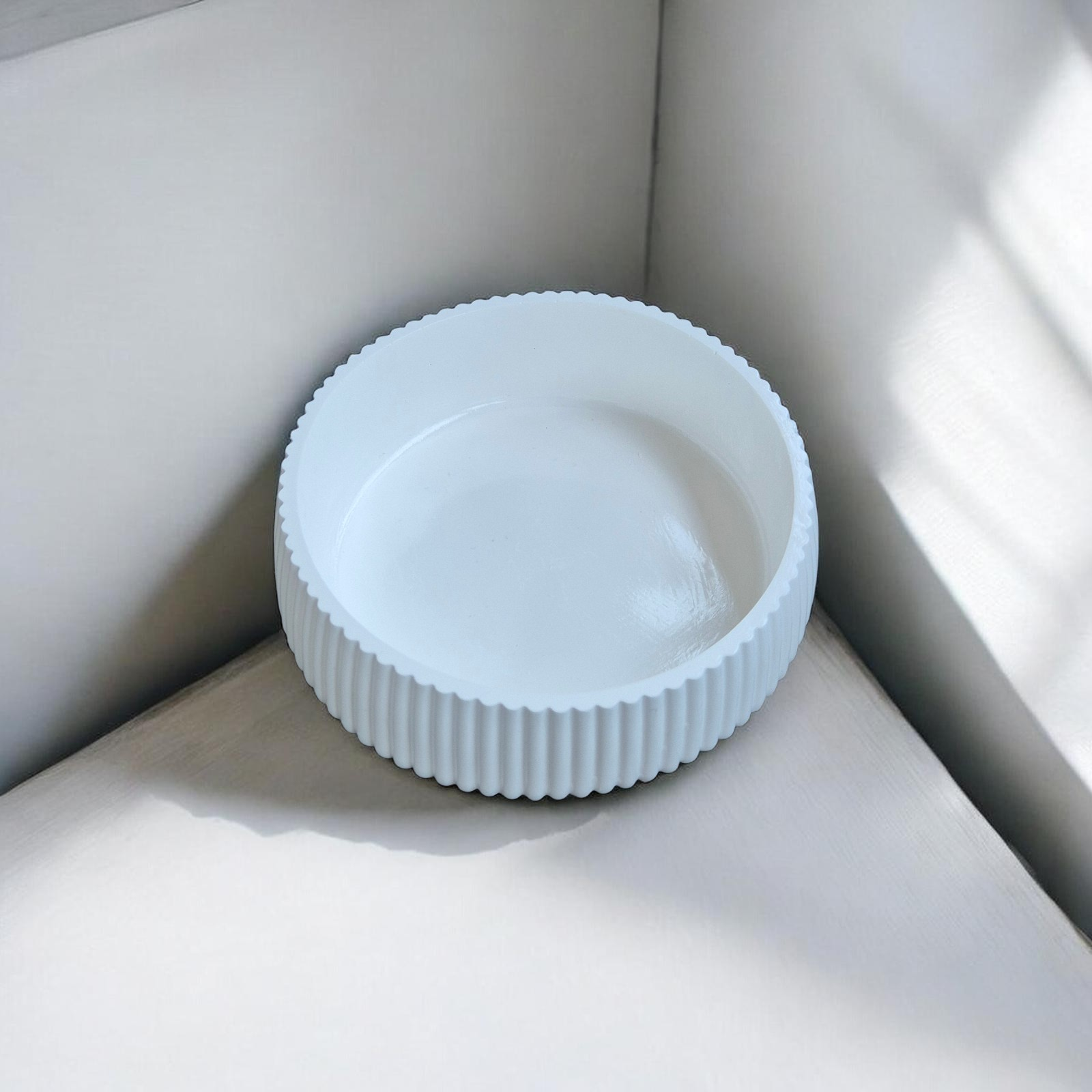 Gipso keramikos dubuo „Ribbed Harmony“