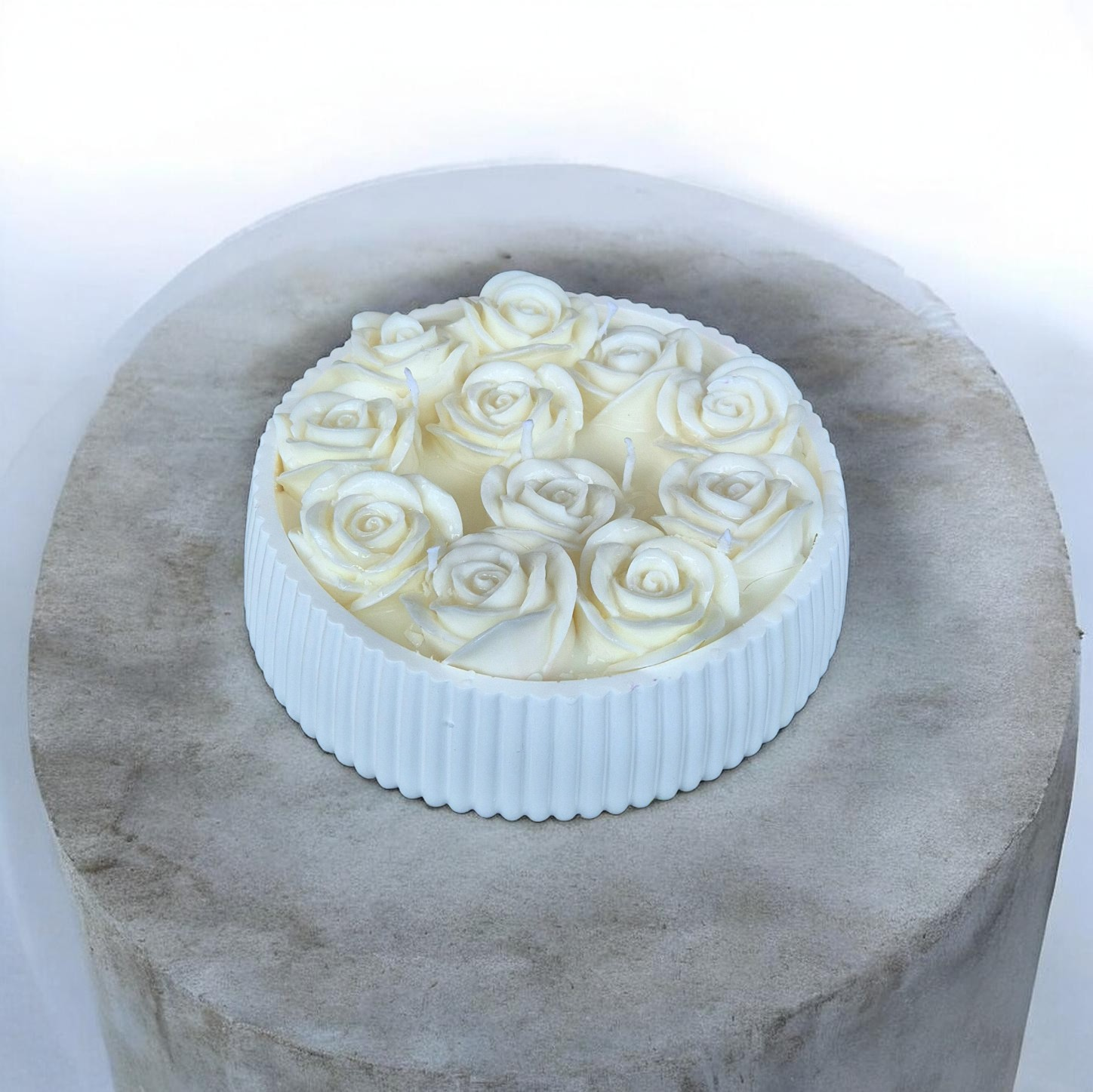 Sojų vaško žvakė „White Rose Bloom“ dekoratyviniame indelyje