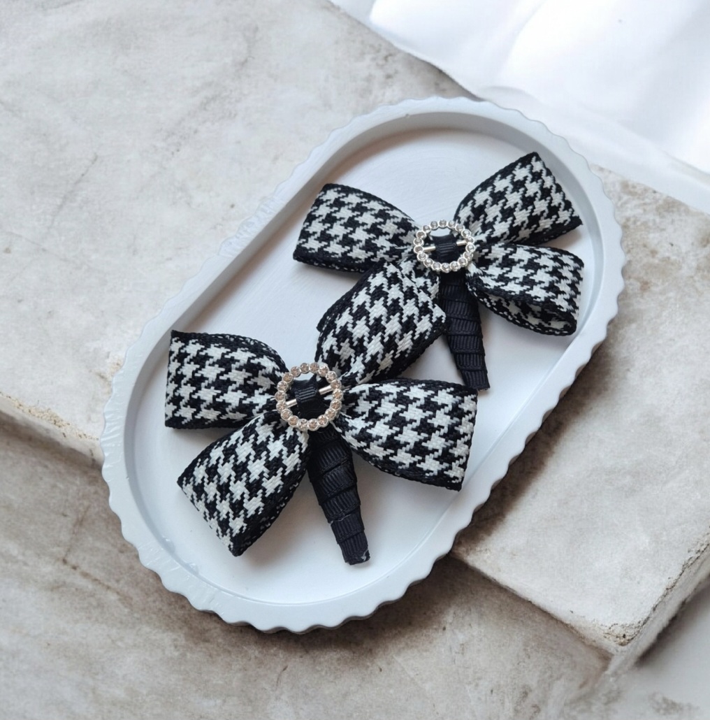 Žaismingi plaukų segtukai ir gumytės