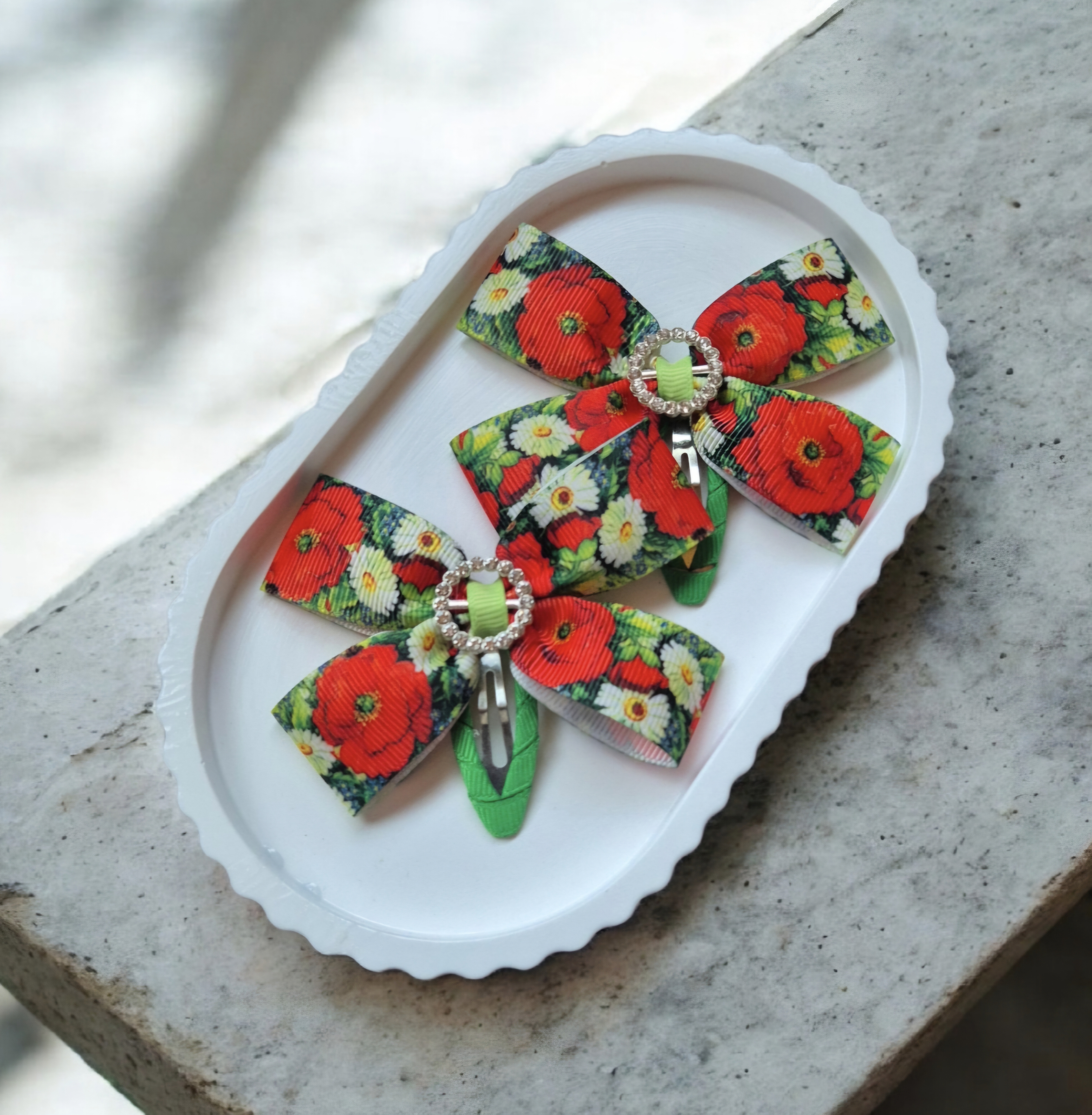 Žaismingi plaukų segtukai ir gumytės